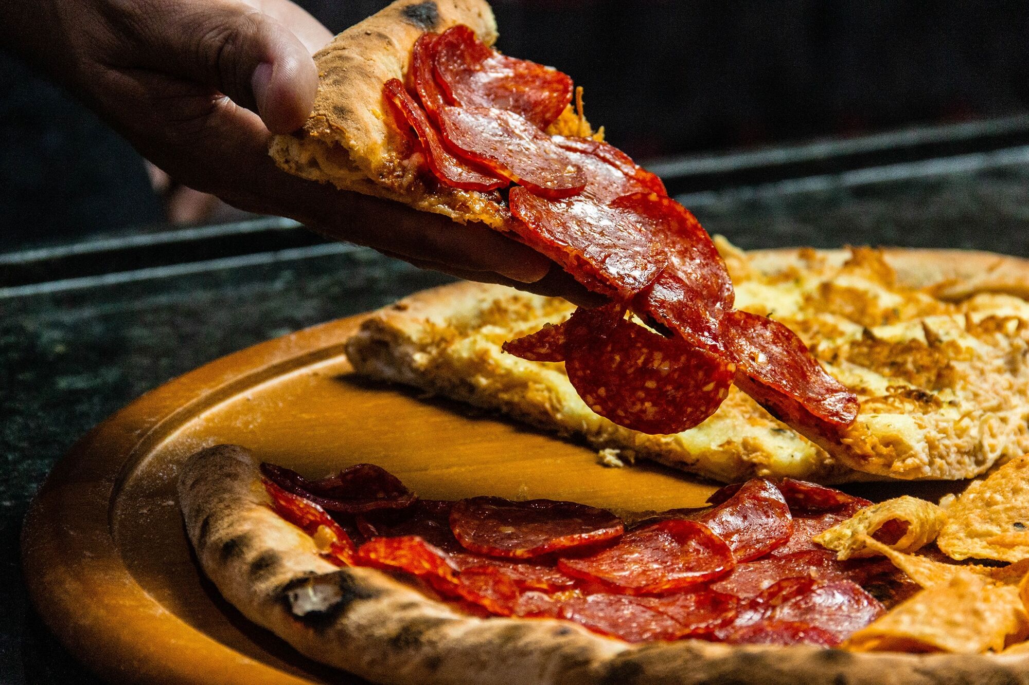 Čerstvá pizza z kuchyne Pizza Garžoľ